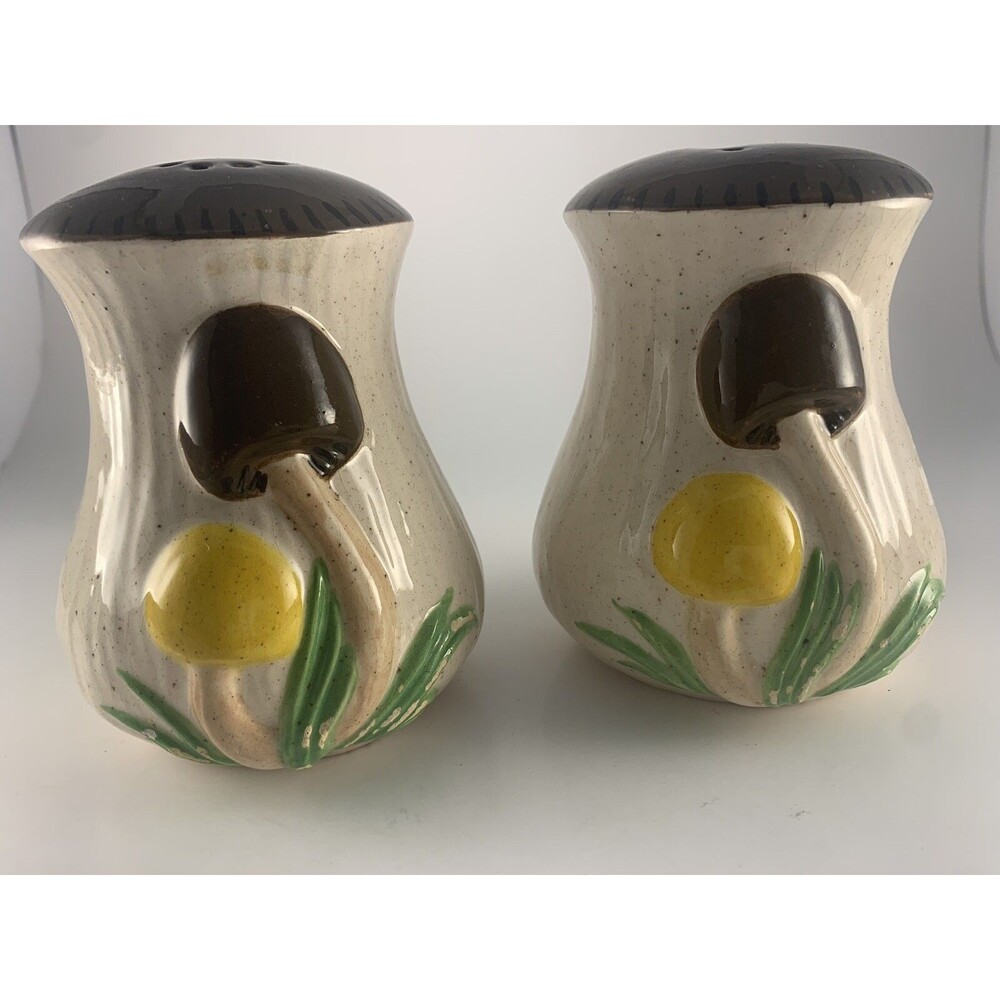 Vintage Arnel’s Ceramic Mushroom Salt & Pepper Shakers 4” 1970s